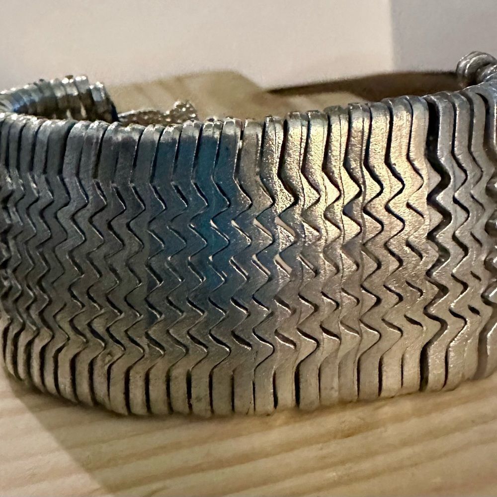 Silver Zigzag  Bracelet w/drawstring closure